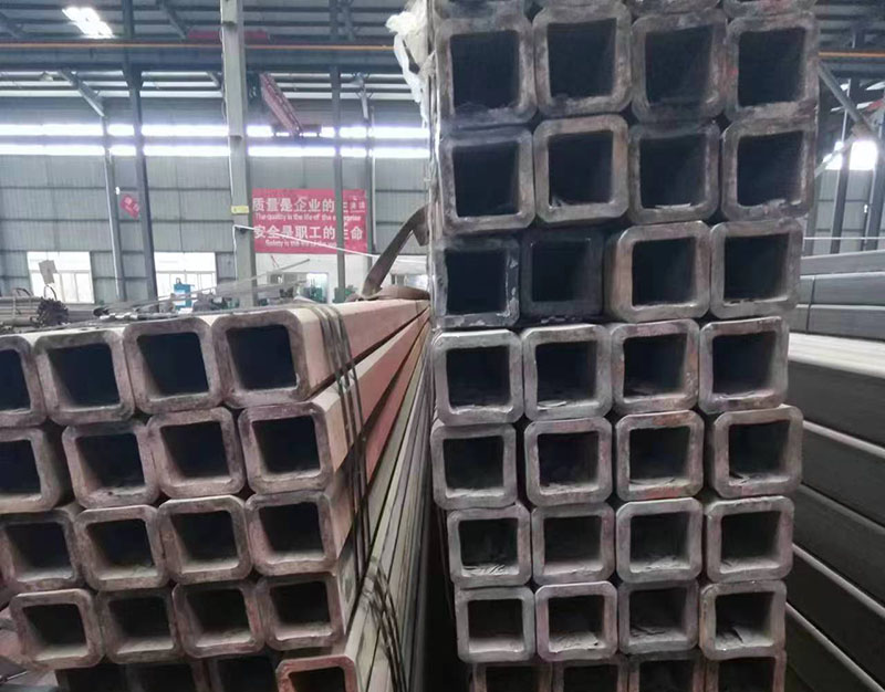 南岳无缝方管裂缝